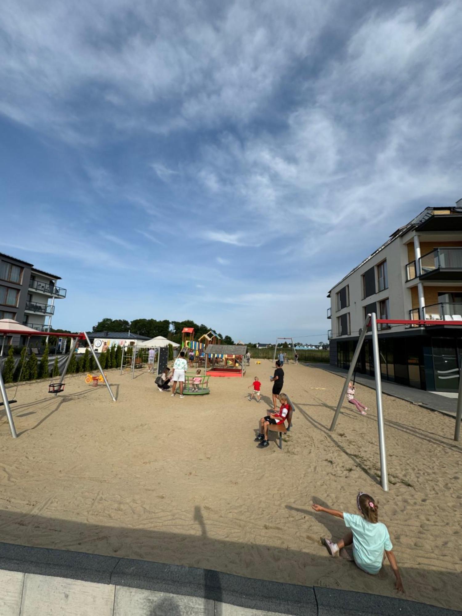 Klimatyzowany Apartament Blue , Sarbinowo Parking Basen Exteriör bild